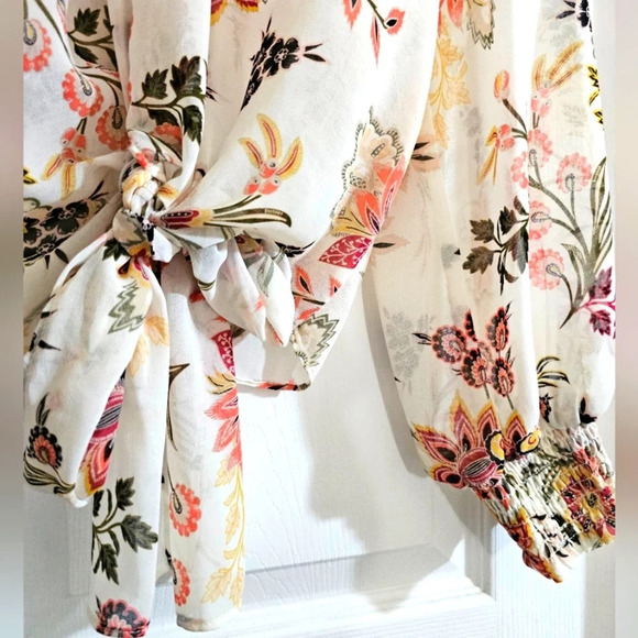 NWOT Evolutionary Floral Blouse, long-sleeve, Large‎ - Picture 4 of 7